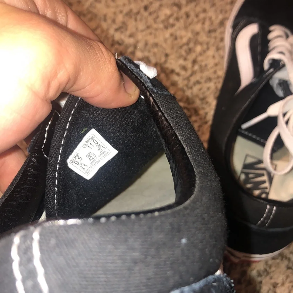 Vans - Picture 6 of 6